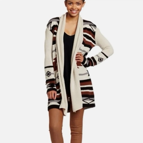 BB Dakota Aztec Cardigan - Picture 2 of 11